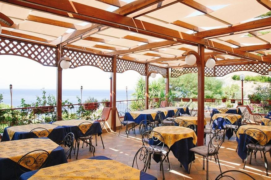 PARADISO Hotel Ristorante Riaci Capo Buitenkant foto