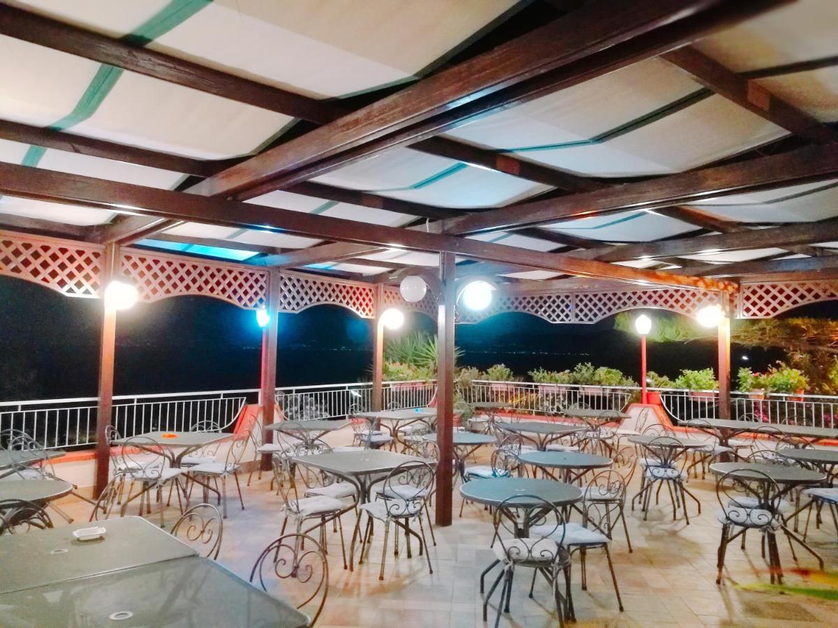PARADISO Hotel Ristorante Riaci Capo Buitenkant foto