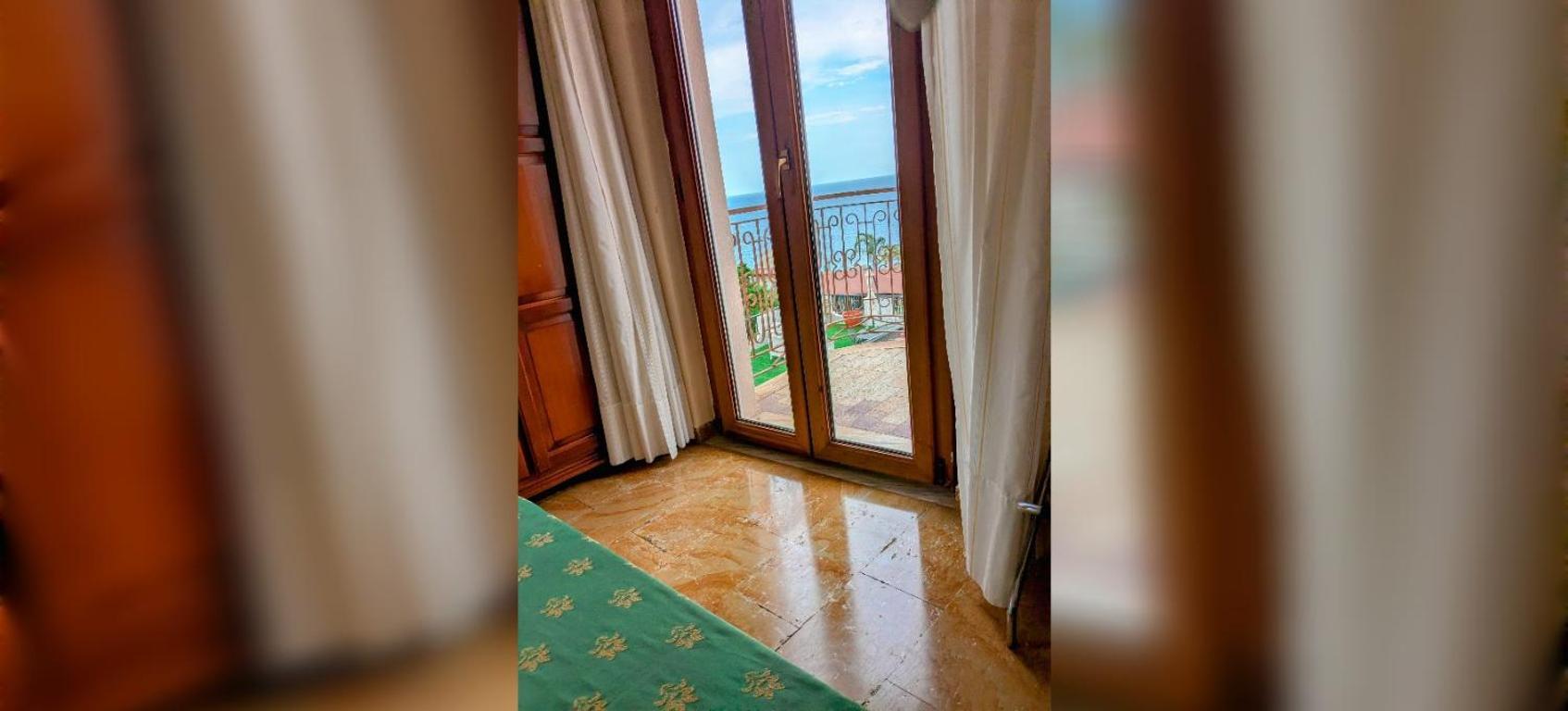 PARADISO Hotel Ristorante Riaci Capo Buitenkant foto