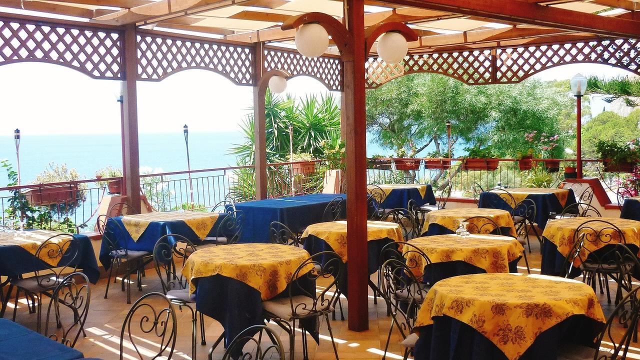 PARADISO Hotel Ristorante Riaci Capo Buitenkant foto